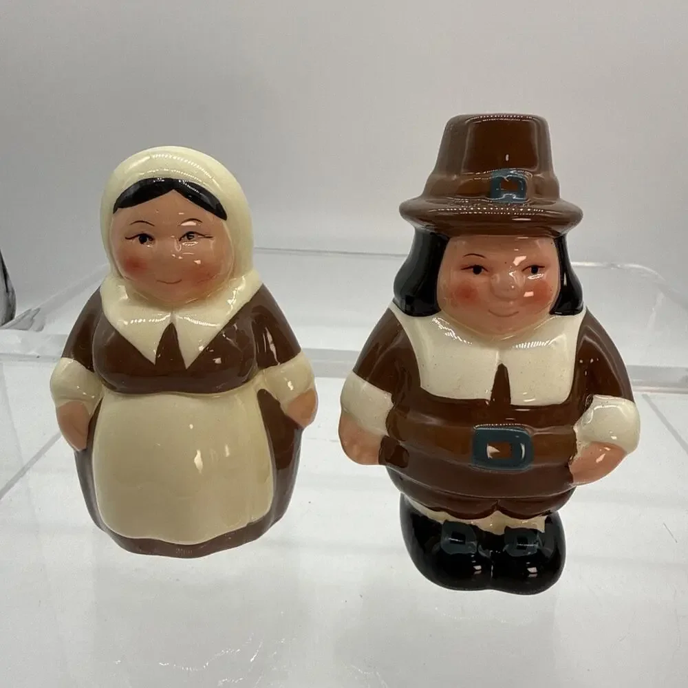 Publix® Encore Edition The Pilgrim Pair Salt & Pepper Shaker Year 2000 Edition